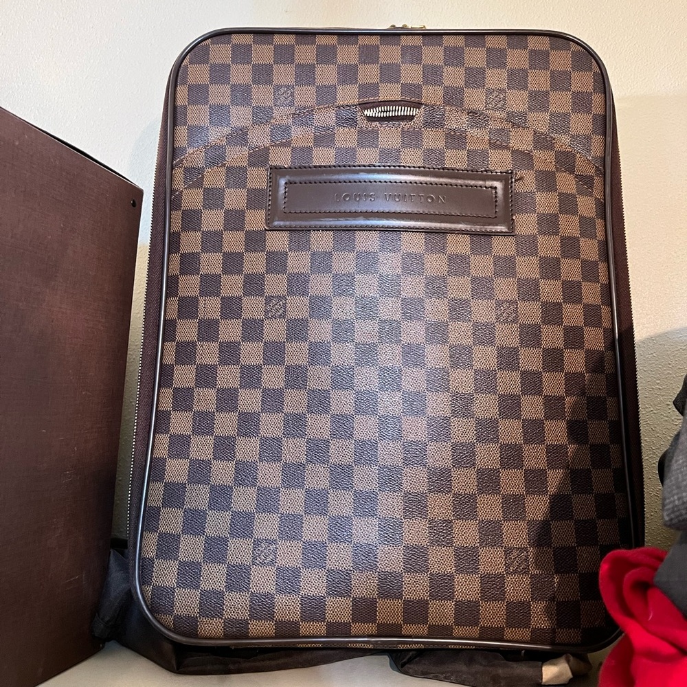 Authentic Louis Vuitton Damier Pegase 45
